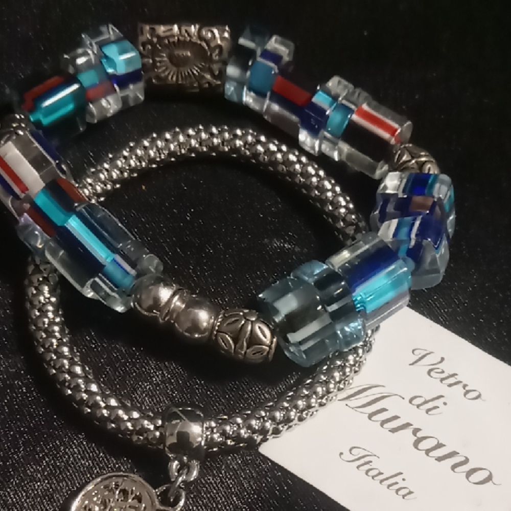 Murano glass Silver and Blues Bracelet with a magnet clasp bonus silver heart